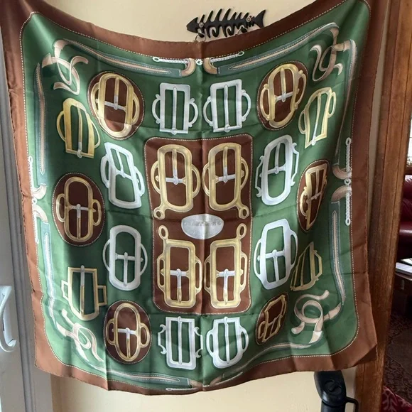 Vintage Hermes Bouclerie d'Attelage 100% Silk Scarf, Carre 90 F de La Perriere - Picture 7 of 10